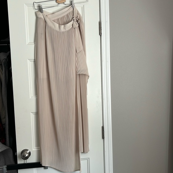 Two piece dynamite set in size small - Picture 2 of 7